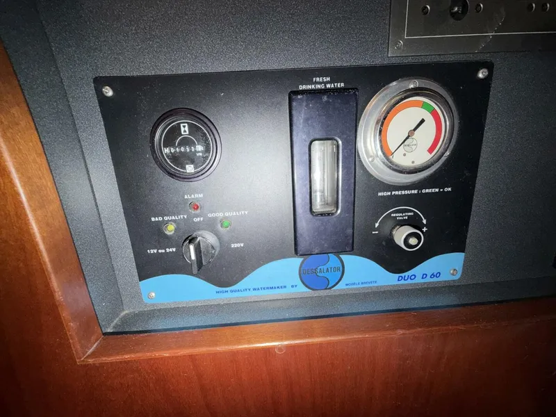Slide: The Image of Beneteau 57 Center Cockpit 2004 - 85