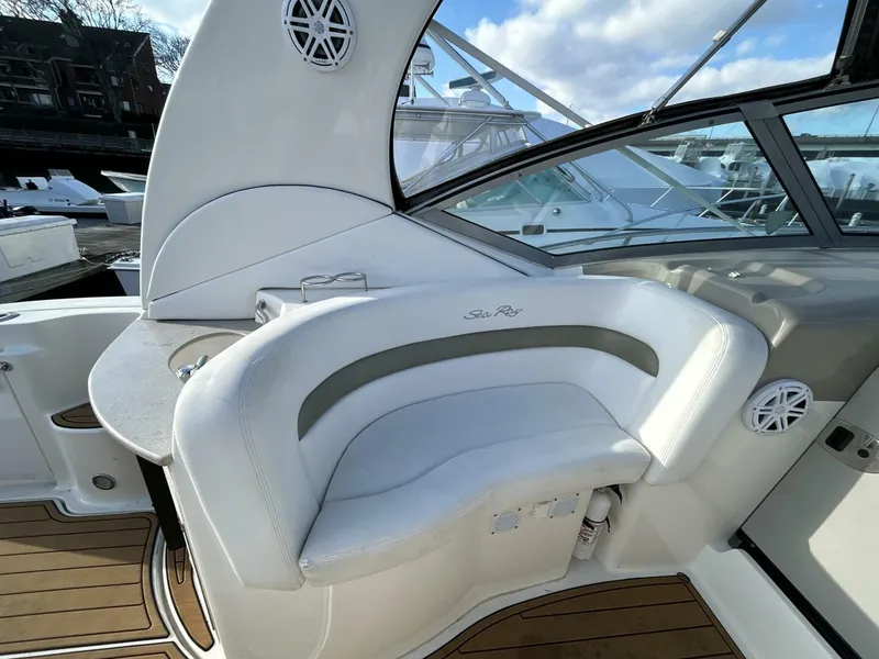 Slide: The Image of Sea Ray 320 Sundancer 2006 - 5