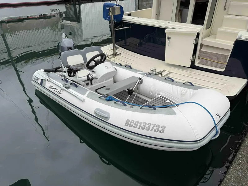 Slide: The Image of Mainship 2006 - 6