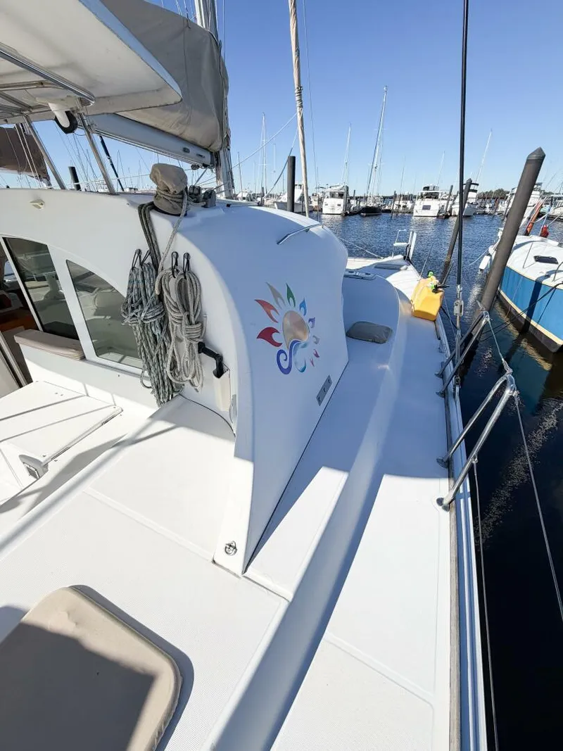 Slide: The Image of Lagoon 380S 2005 - 13