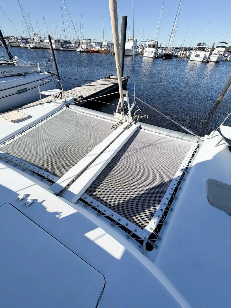 Slide: The Image of Lagoon 380S 2005 - 15