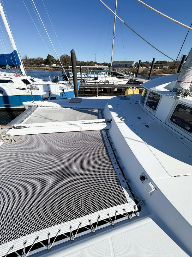 Slide: The Image of Lagoon 380S 2005 - 16
