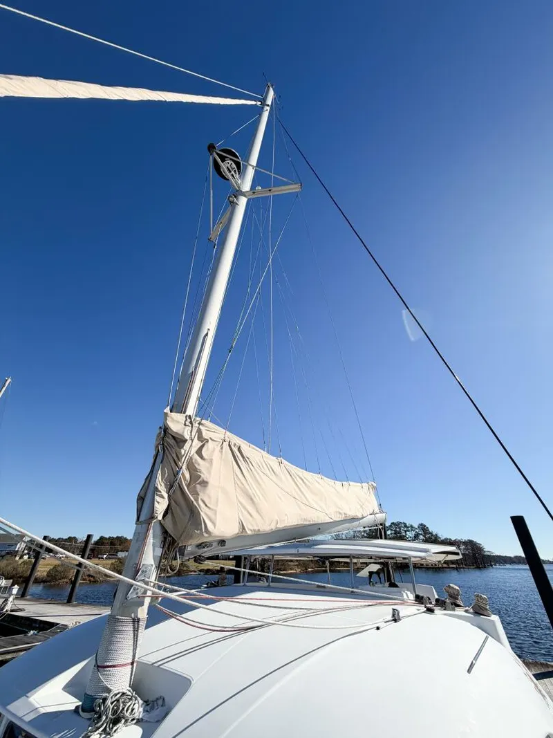 Slide: The Image of Lagoon 380S 2005 - 19