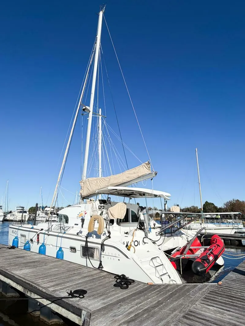 Slide: The Image of Lagoon 380S 2005 - 5