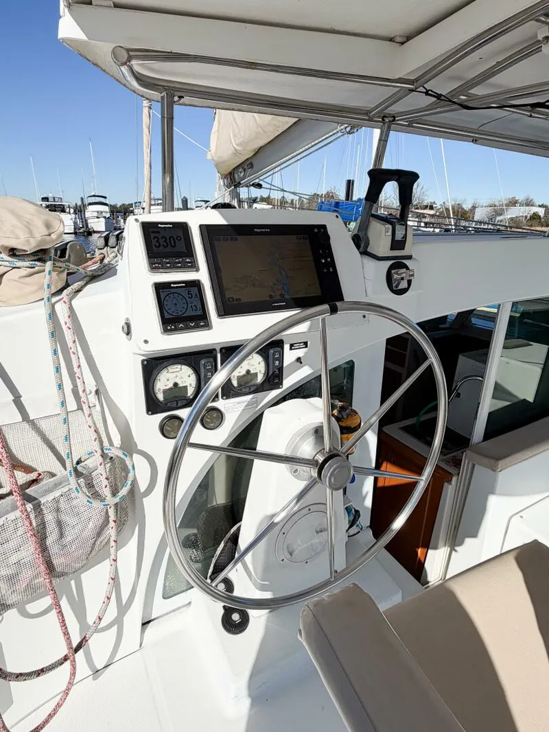 Slide: The Image of Lagoon 380S 2005 - 87