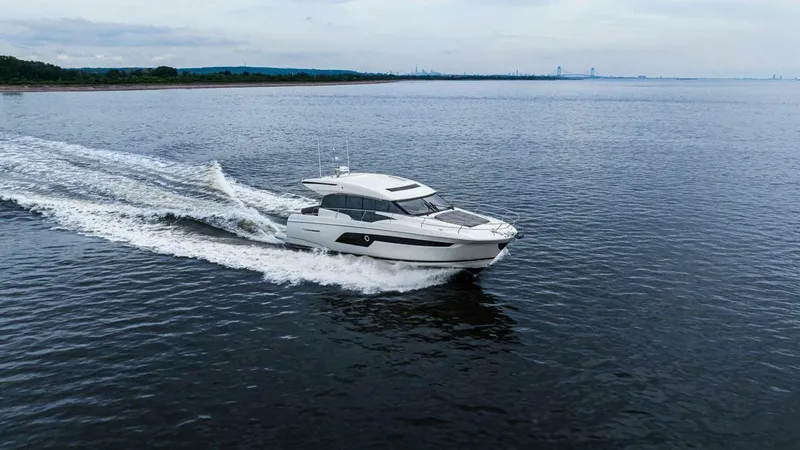 Slide: The Image of Prestige 520S 2022 - 3