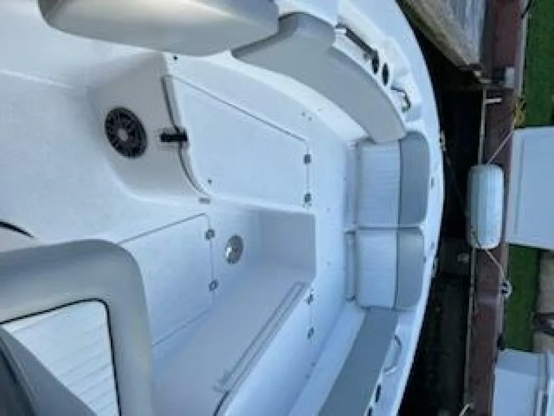Slide: The Image of Sea Fox 248 Commander 2022 - 19