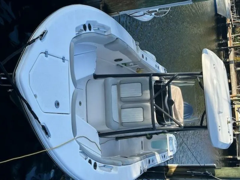 Slide: The Image of Sea Fox 248 Commander 2022 - 6