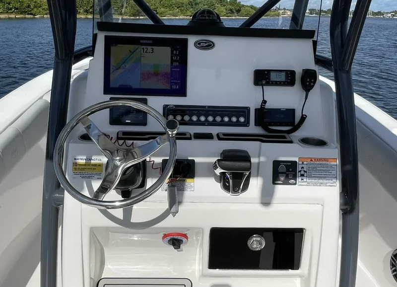 Slide: The Image of Sea Fox 248 Commander 2022 - 8