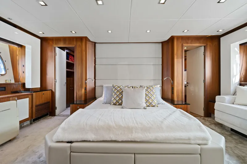 Slide: The Image of Sunseeker Predator 84 2013 - 22