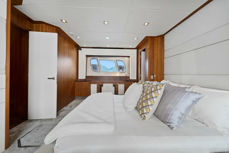 Slide: The Image of Sunseeker Predator 84 2013 - 23