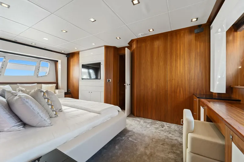 Slide: The Image of Sunseeker Predator 84 2013 - 24
