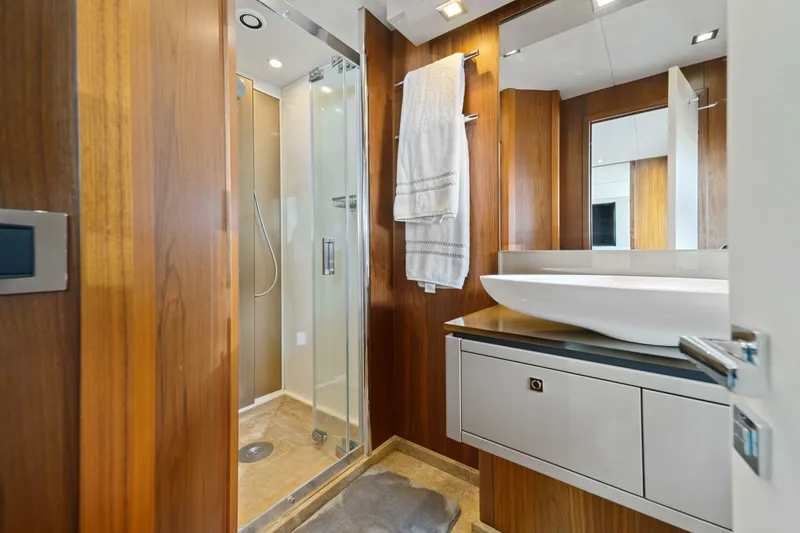 Slide: The Image of Sunseeker Predator 84 2013 - 26