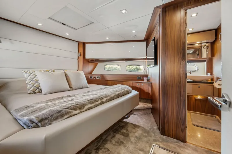 Slide: The Image of Sunseeker Predator 84 2013 - 30