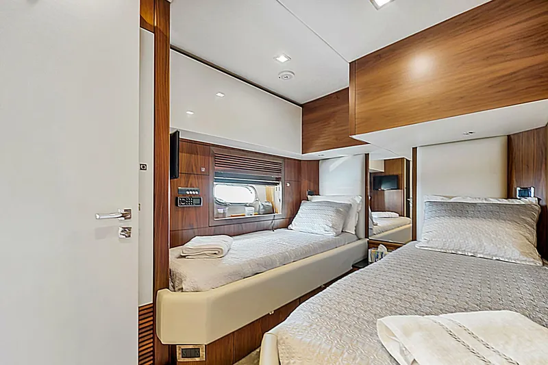 Slide: The Image of Sunseeker Predator 84 2013 - 32