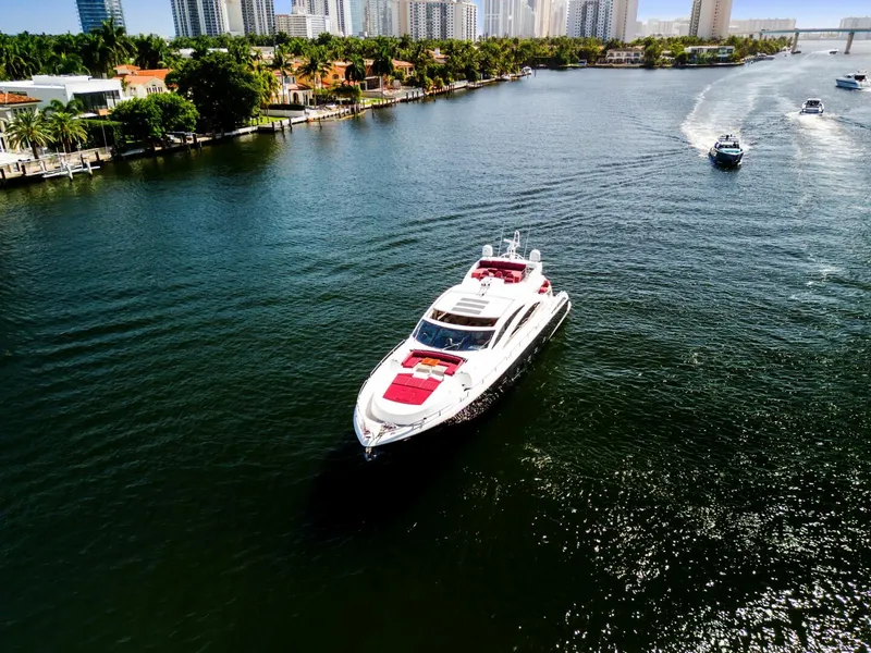 Slide: The Image of Sunseeker Predator 84 2013 - 7