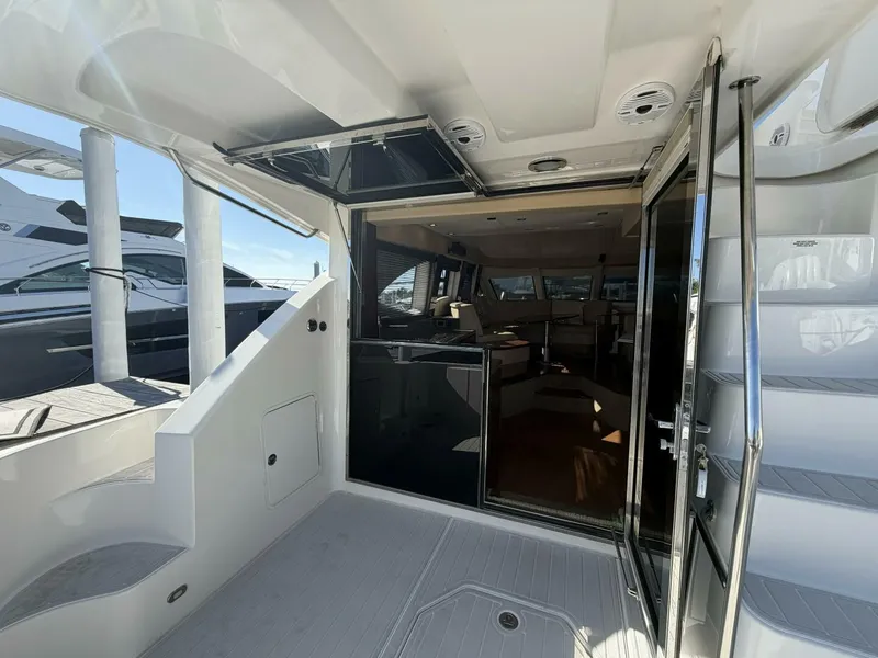 Slide: The Image of Sea Ray 47 Sedan Bridge 2008 - 14