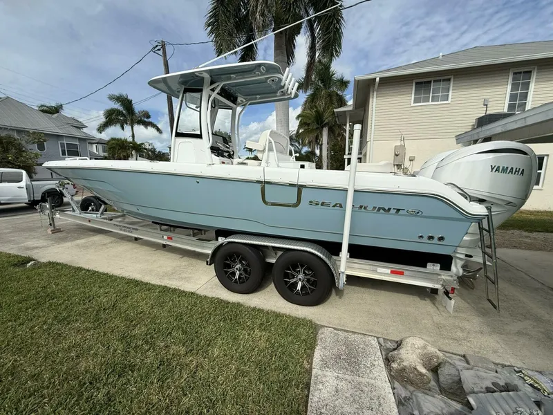 The Image of Sea Hunt Escape 28 Center Console 2025 - 0