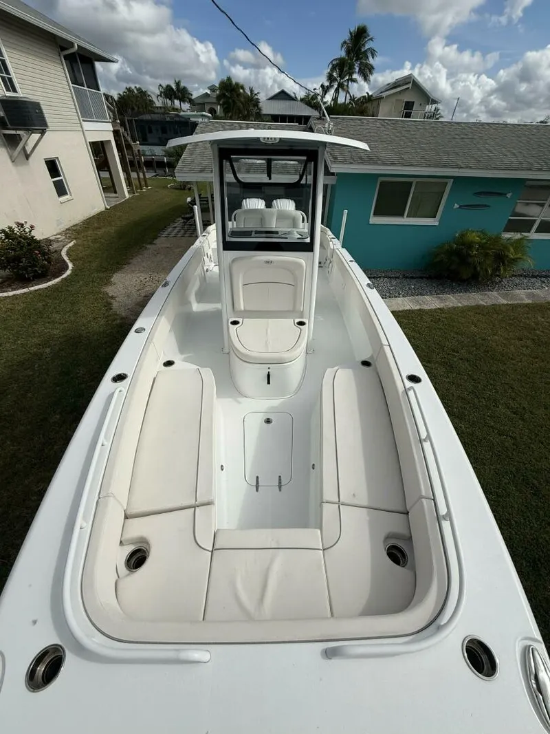 Slide: The Image of Sea Hunt Escape 28 Center Console 2025 - 4