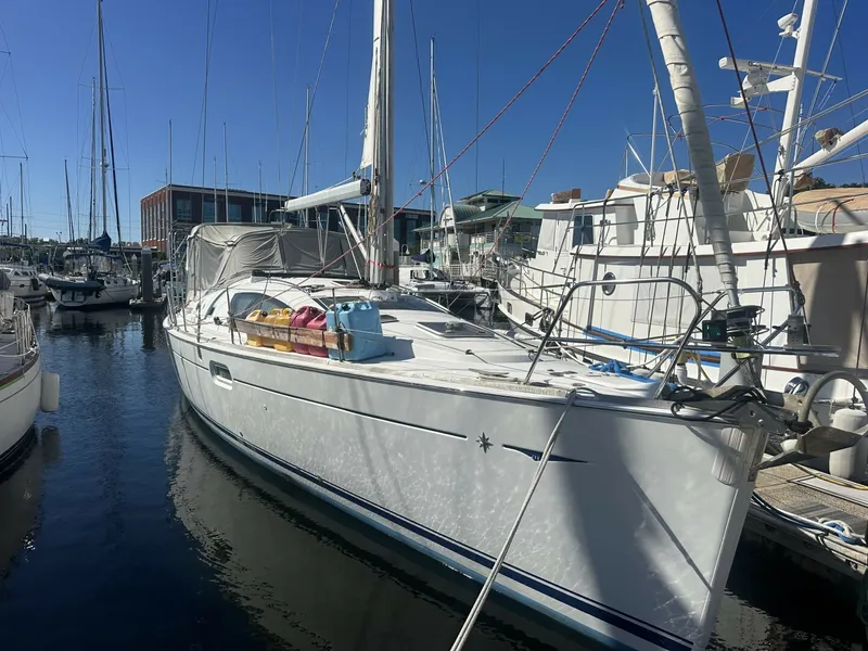 The Image of Jeanneau 42DS 2007 - 0