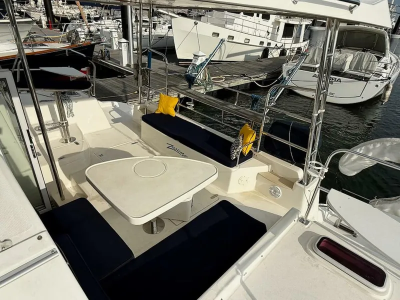 Slide: The Image of Island Spirit 401 2006 - 16