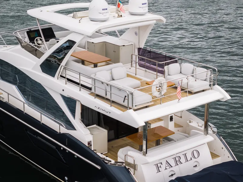Slide: The Image of Azimut 60 FLY 2022 - 4