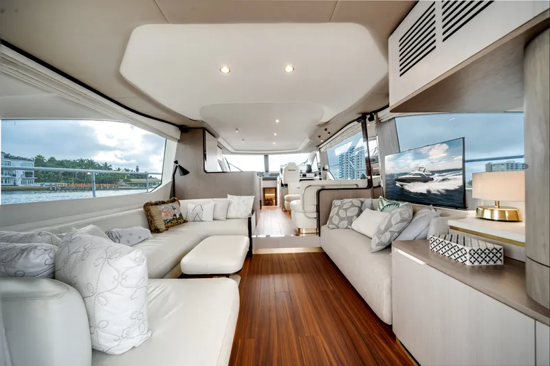 Slide: The Image of Azimut 60 FLY 2022 - 41