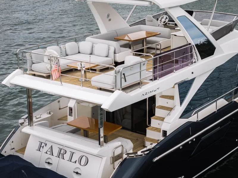 Slide: The Image of Azimut 60 FLY 2022 - 5