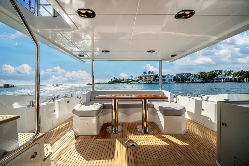 Slide: The Image of Azimut 60 FLY 2022 - 57