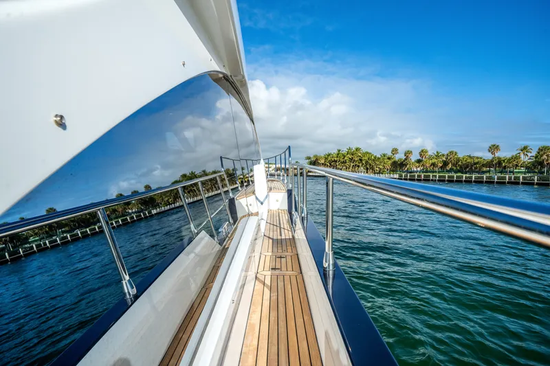 Slide: The Image of Azimut 60 FLY 2022 - 59