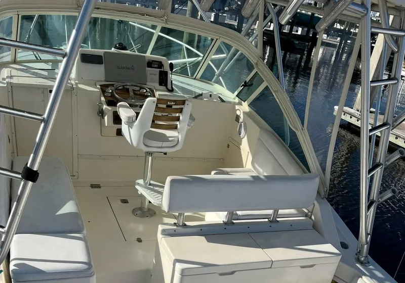 Slide: The Image of Albemarle 310 Sport Fisherman 2005 - 14