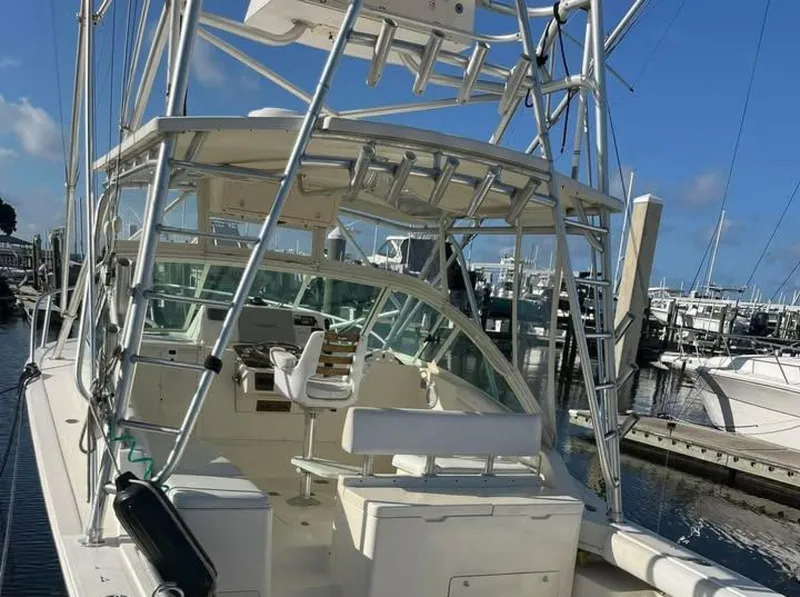Slide: The Image of Albemarle 310 Sport Fisherman 2005 - 15
