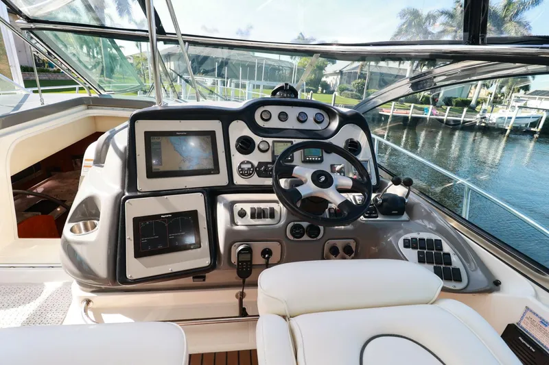 Slide: The Image of Cruisers Yachts 520 Express 2007 - 10