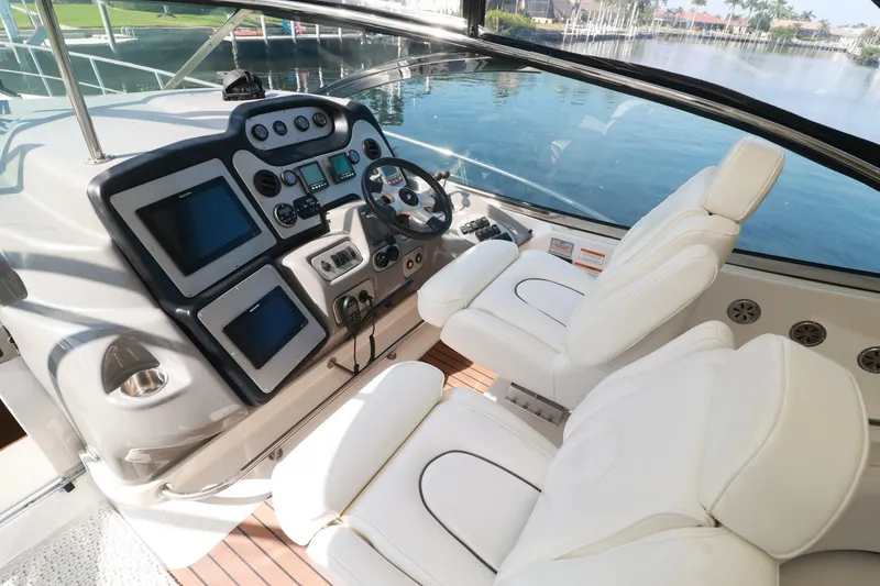 Slide: The Image of Cruisers Yachts 520 Express 2007 - 12