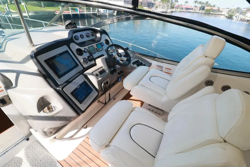 Slide: The Image of Cruisers Yachts 520 Express 2007 - 16