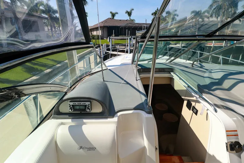 Slide: The Image of Cruisers Yachts 520 Express 2007 - 19