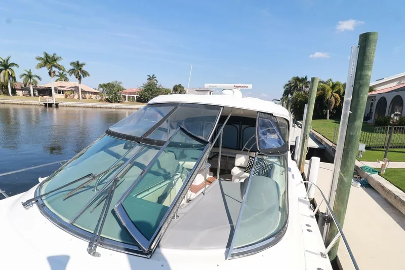 Slide: The Image of Cruisers Yachts 520 Express 2007 - 2