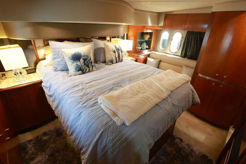 Slide: The Image of Cruisers Yachts 520 Express 2007 - 35