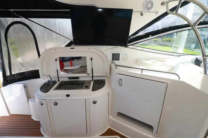 Slide: The Image of Cruisers Yachts 520 Express 2007 - 9