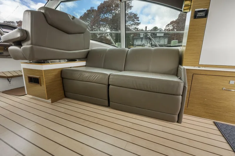 Slide: The Image of Cruisers 2014 - 10