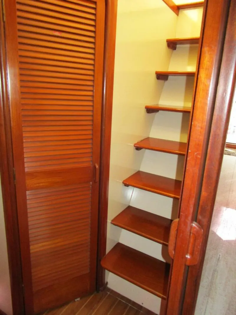 Slide: The Image of Viking Cockpit Motor Yacht 1990 - 15