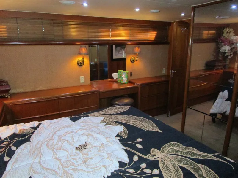 Slide: The Image of Viking Cockpit Motor Yacht 1990 - 21
