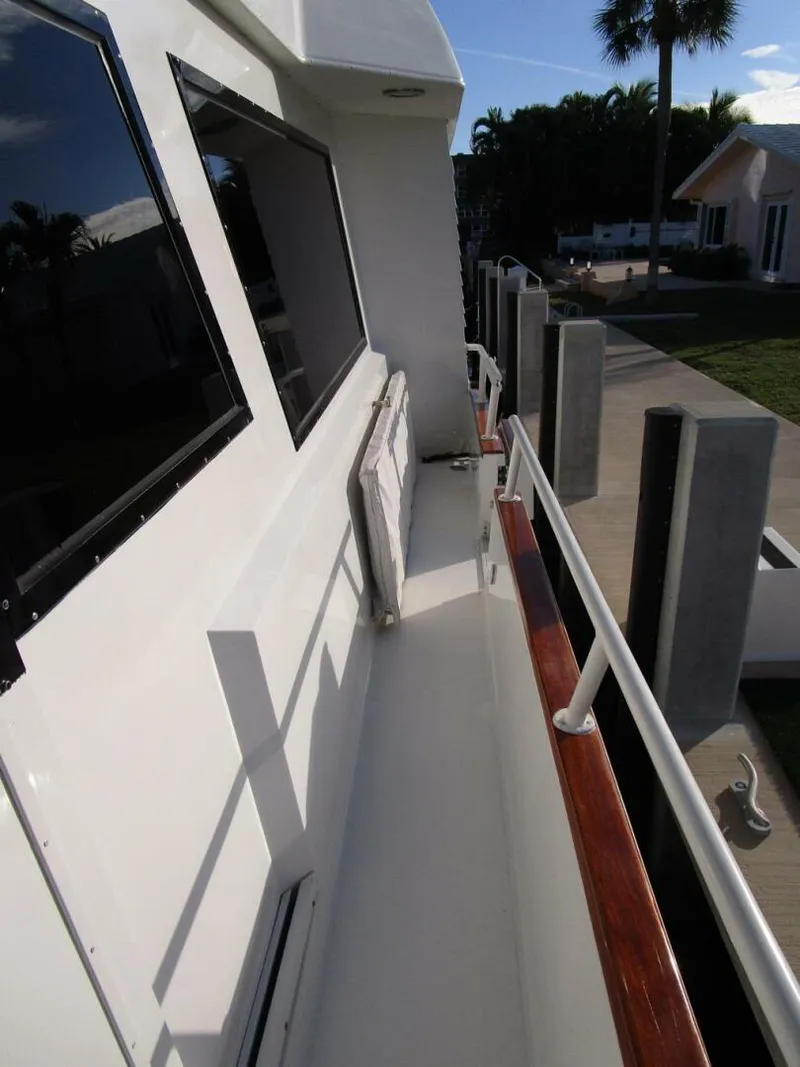 Slide: The Image of Viking Cockpit Motor Yacht 1990 - 40