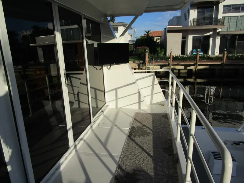 Slide: The Image of Viking Cockpit Motor Yacht 1990 - 42