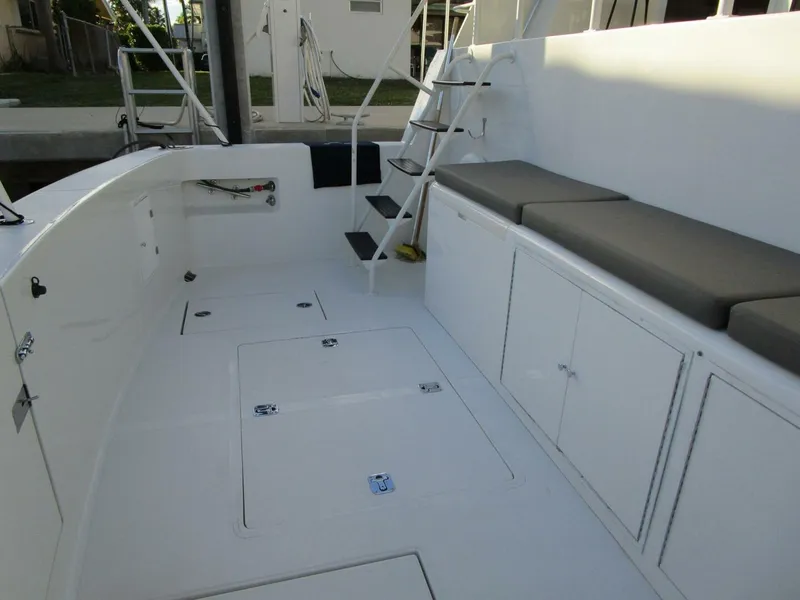 Slide: The Image of Viking Cockpit Motor Yacht 1990 - 46