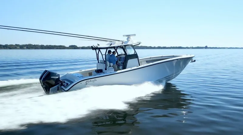 The Image of Yellowfin 32 Offshore 2023 - 0