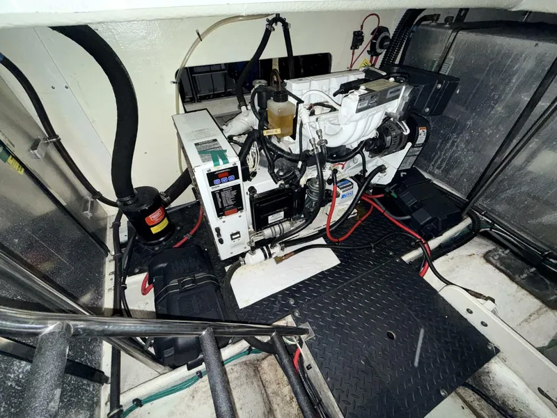 Slide: The Image of Silverton 38 Sport Bridge 2006 - 15