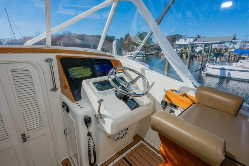 Slide: The Image of Custom Carolina Island Boatworks 34 Express 1987 - 17