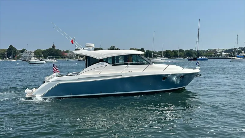 Slide: The Image of Tiara C39 Coupe 2017 - 2