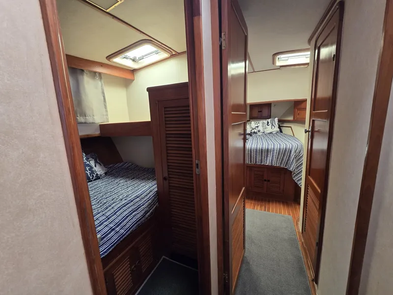 Slide: The Image of Offshore 48 Sedan 1989 - 16